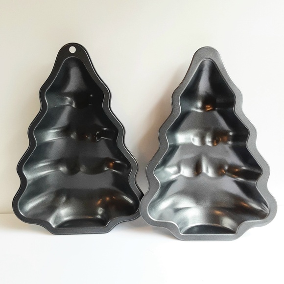 Lot of 2 Wilton Christmas Tree Non-Stick Baking Pans 10 x 7 - Picture 1 of 7